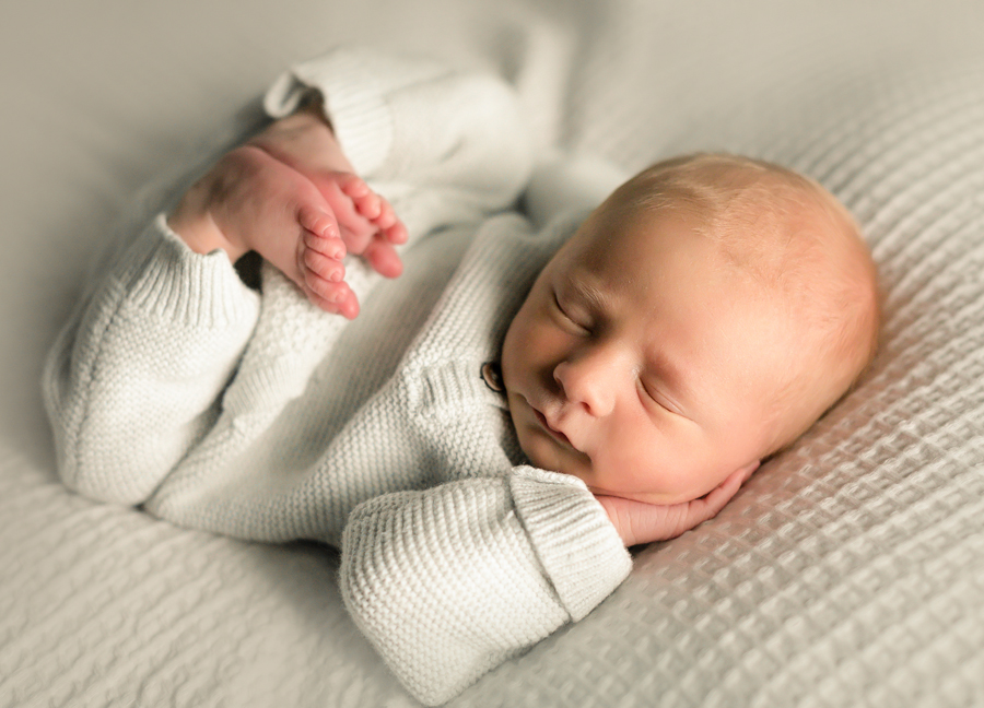 Chandler Arizona baby photographer: posed newborn baby
