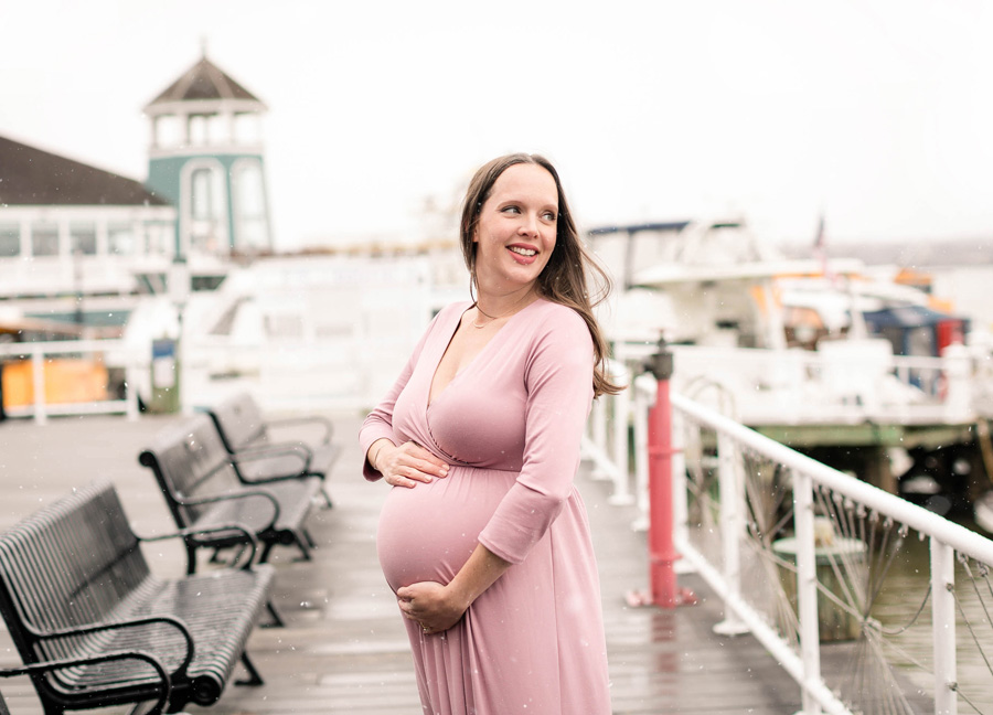 A mom to be in Old Town Alexandria during a maternity photo shoot with Northern Virginia newborn photographer, Stephanie Honikel Photography.