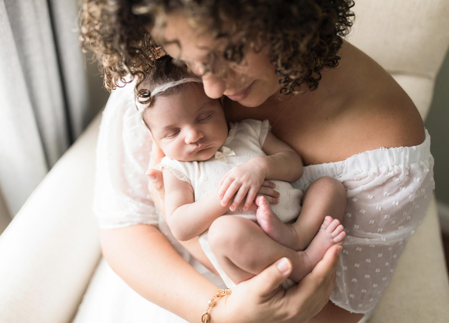 mother and baby newborn picture taken by a washington d.c. newborn photographer