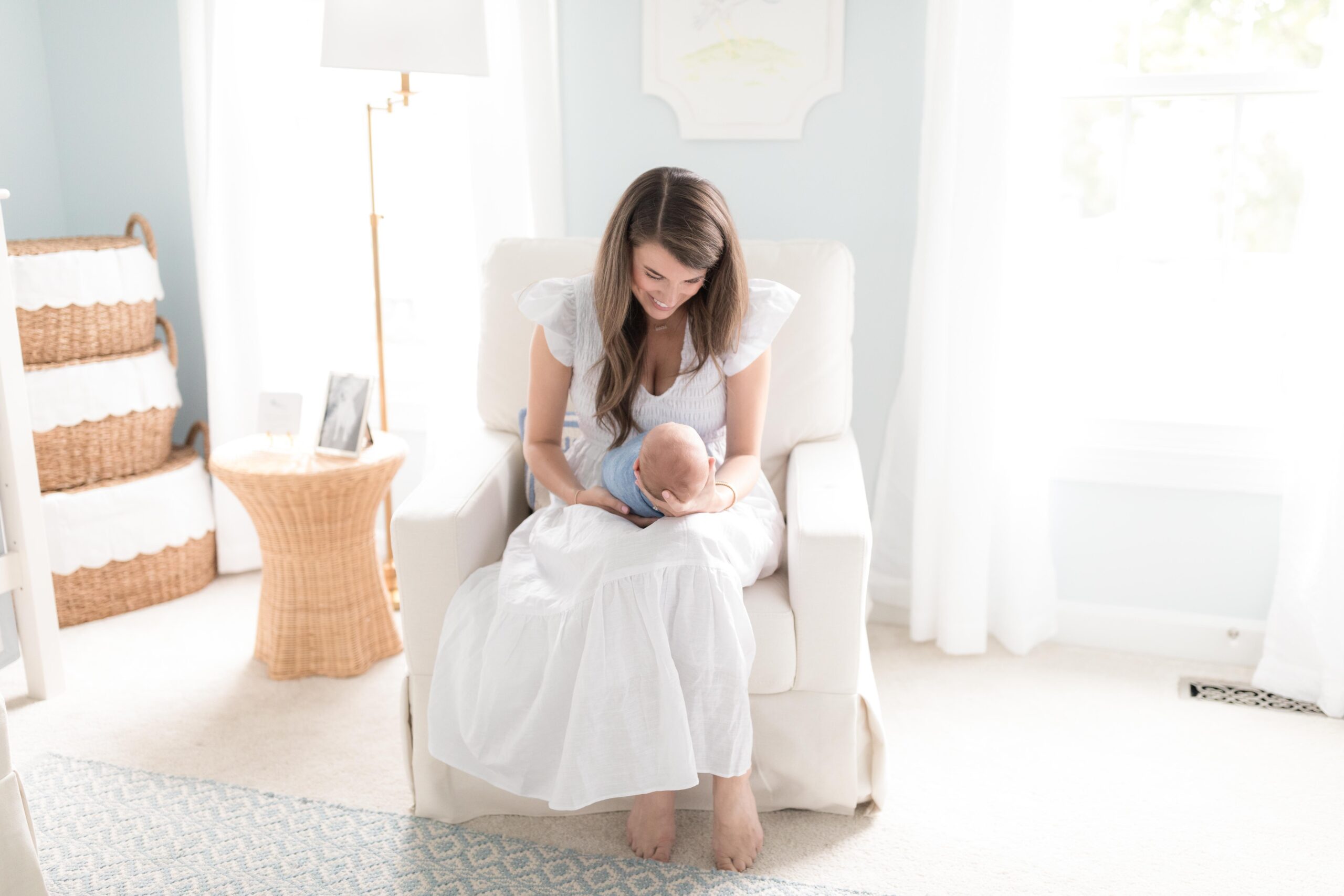 newborn photographer in northern virginia captures mom with newborn baby