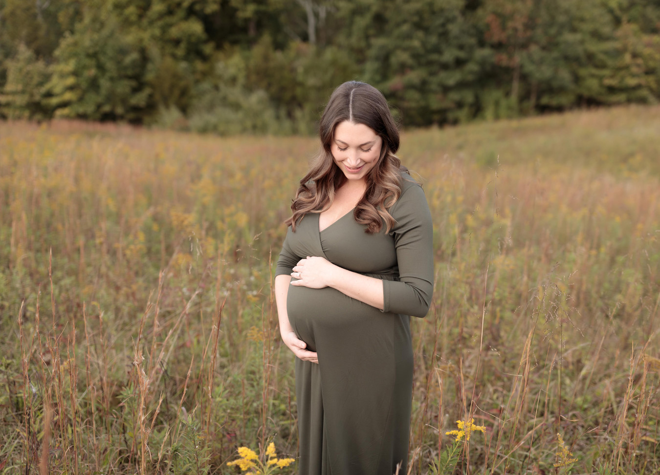 northern virginia maternity session for the blog post holiday foods to avoid during pregnancy