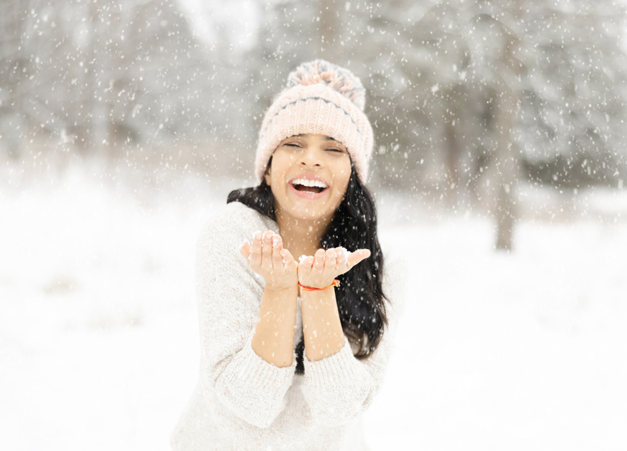 Snowy Pregnancy Announcement Session in Leesburg, Virginia