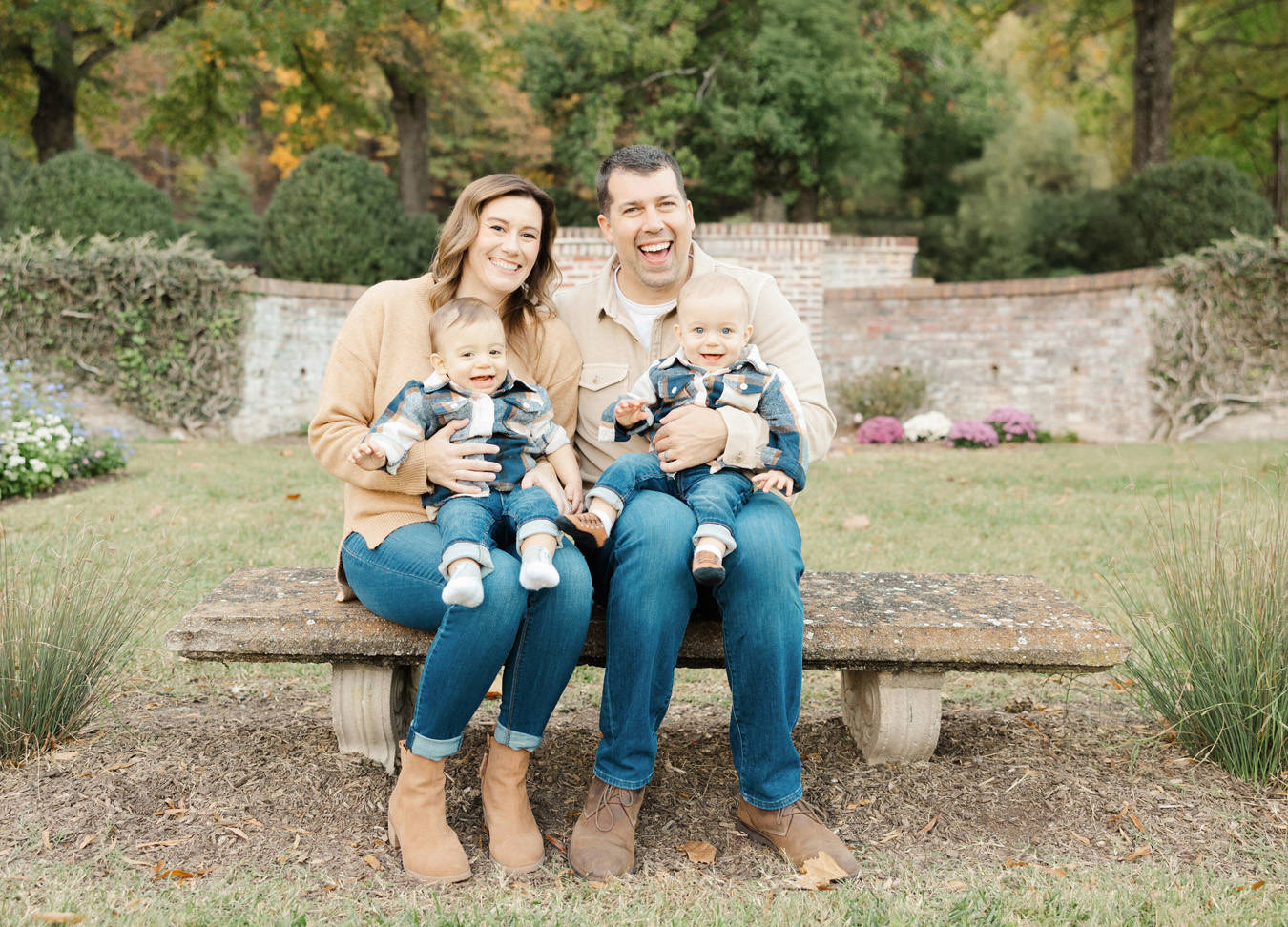 Fall family photoshoot in Northern Virginia featuring mom, dad, and two babies.